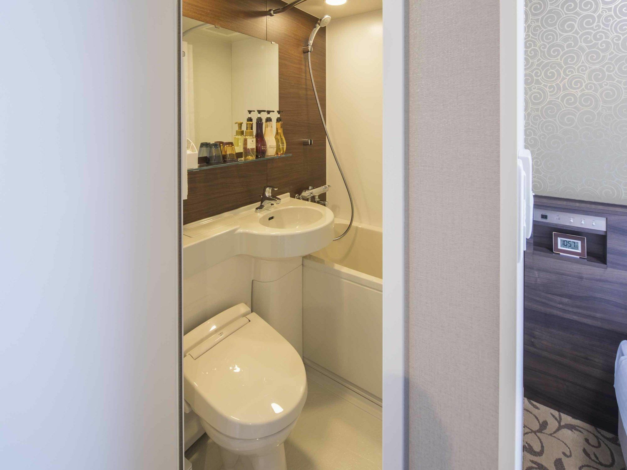 Hotel Wbf Shinsaibashi Ōsaka Extérieur photo