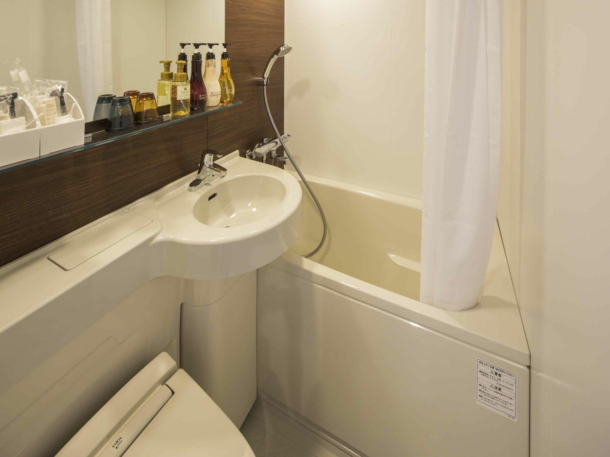 Hotel Wbf Shinsaibashi Ōsaka Extérieur photo