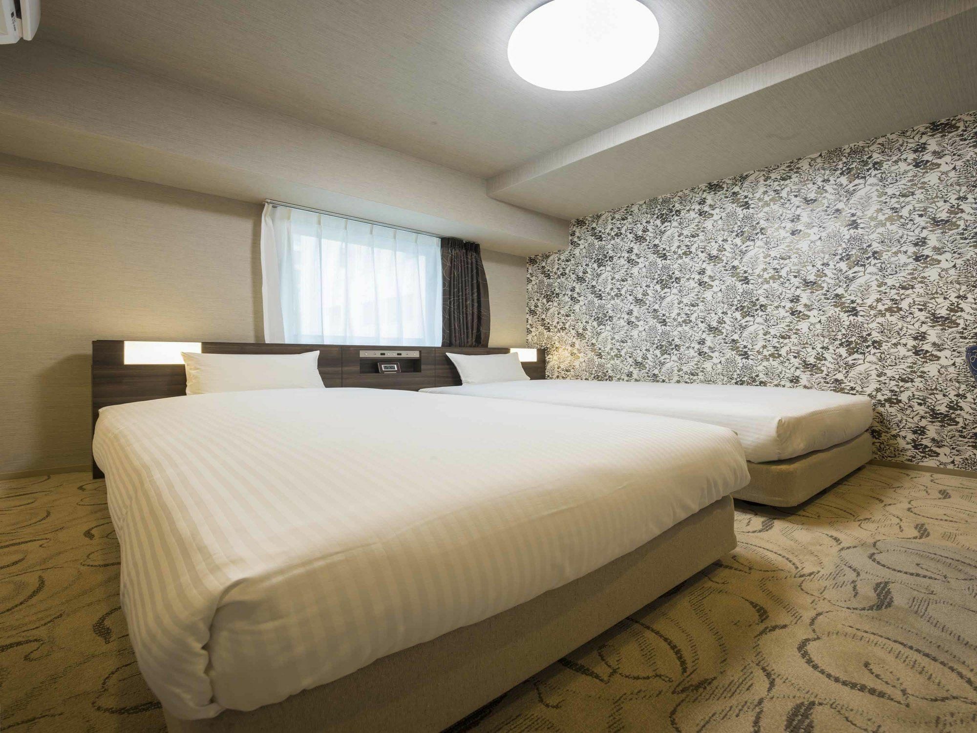 Hotel Wbf Shinsaibashi Ōsaka Extérieur photo