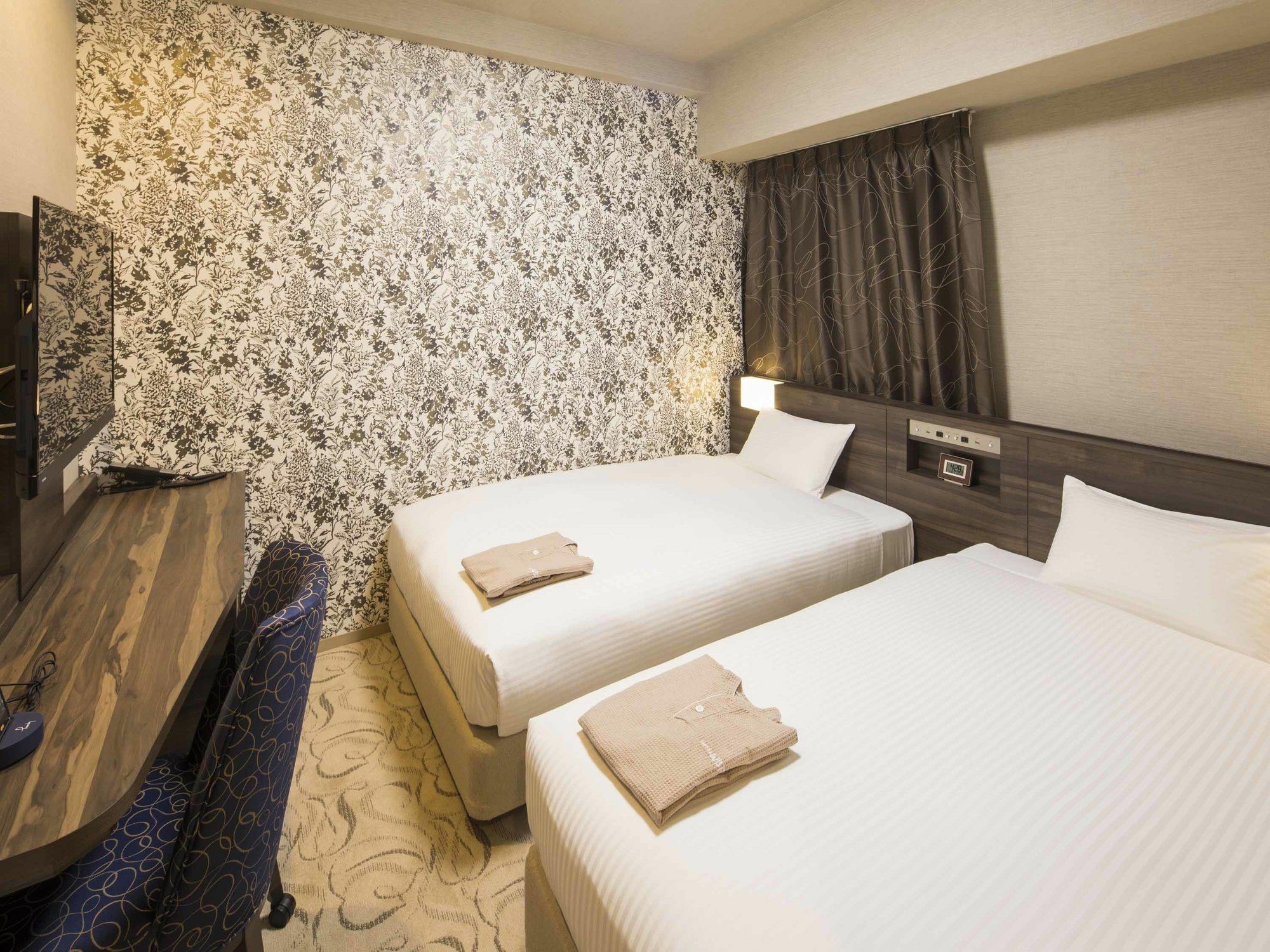 Hotel Wbf Shinsaibashi Ōsaka Extérieur photo